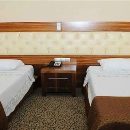 Club Herakles 3*