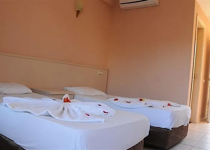 Club Herakles Hotel 3*