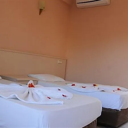 Club Herakles Szálloda 3*